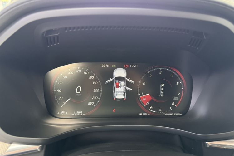 Used Volvo XC60 2020 T5 4x4 Smart & Dynamic Sport Edition Odometer Close Up
