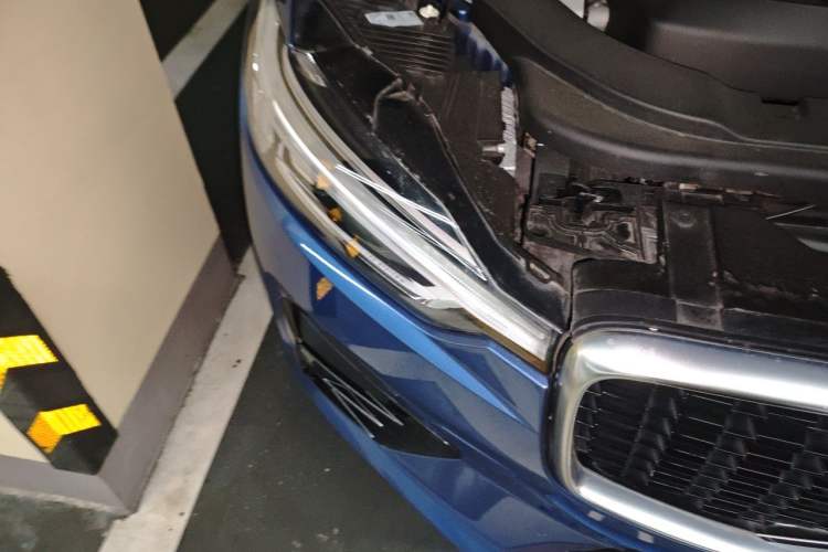 Used Volvo XC60 2020 T5 4x4 Smart & Dynamic Sport Edition Right Front Headlight