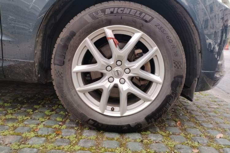 Used Volvo XC60 2020 T5 4x4 Zhiyi Luxury Edition Right Front Wheel Hub