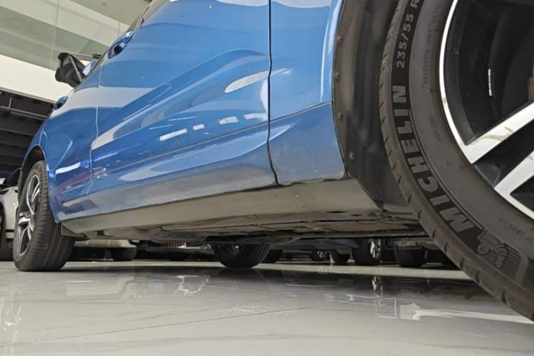 Used Volvo XC60 2020 T5 4x4 Smart & Dynamic Sport Edition Right Side Sill