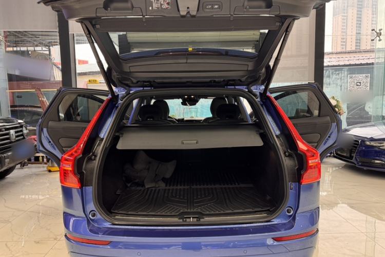 Used Volvo XC60 2020 T5 4x4 Smart & Dynamic Sport Edition Trunk