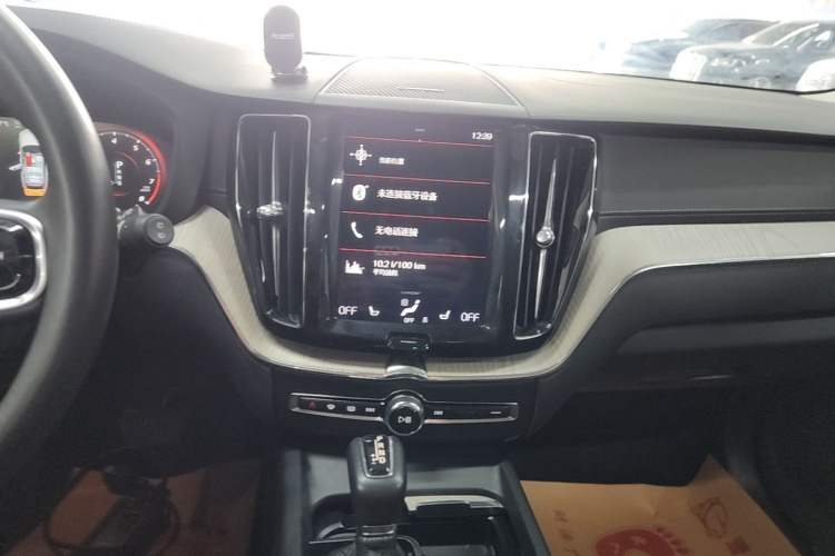 Used Volvo XC60 2020 T5 4x4 Zhiya Luxury Edition Audio And AC Panel