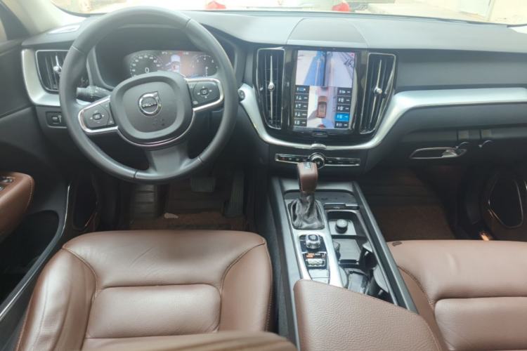 Used Volvo XC60 2020 T5 4x4 Zhiyi Luxury Edition Center Console