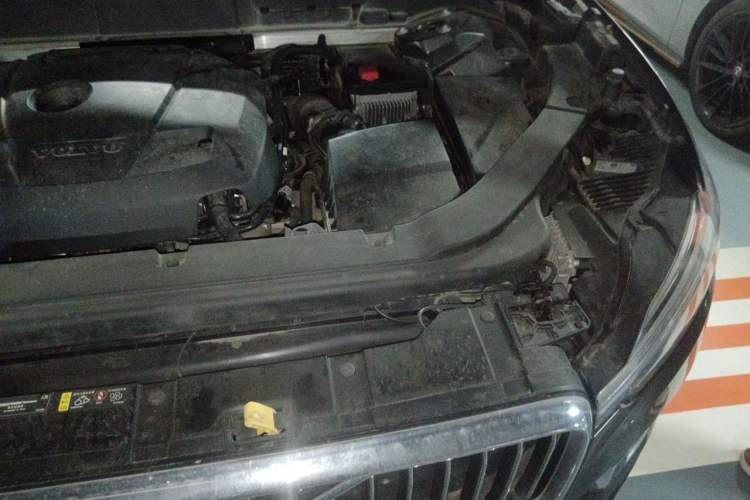 Used Volvo XC60 2020 T5 4x4 Zhiyi Luxury Edition Engine Bay Left
