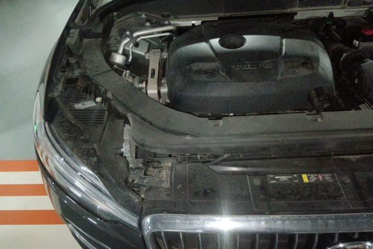 Used Volvo XC60 2020 T5 4x4 Zhiyi Luxury Edition Engine Bay Right
