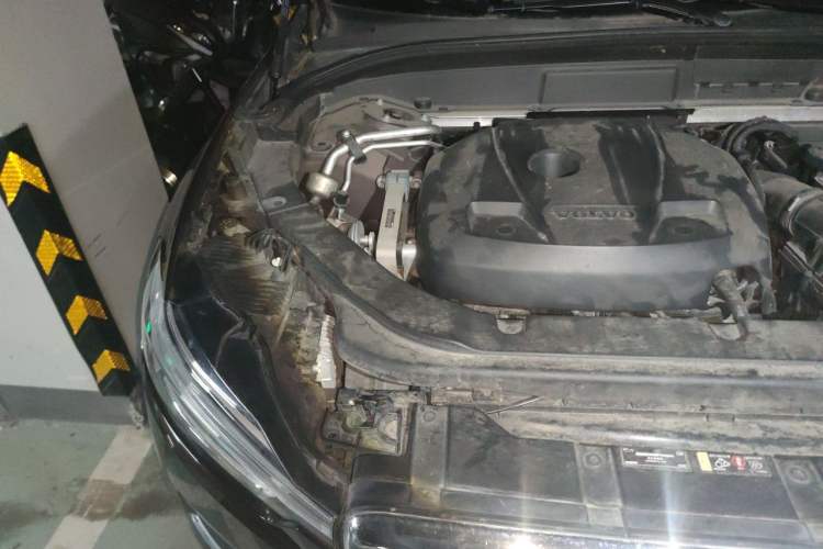 Used Volvo XC60 2020 T5 4x4 Smart Luxury Edition Engine Bay Right