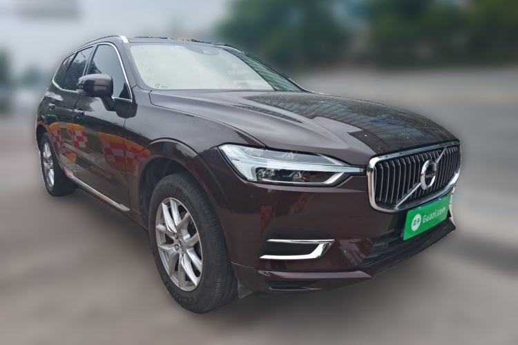 Used Volvo XC60 2020 T5 4x4 Zhiyi Luxury Edition Front Right 45 Deg