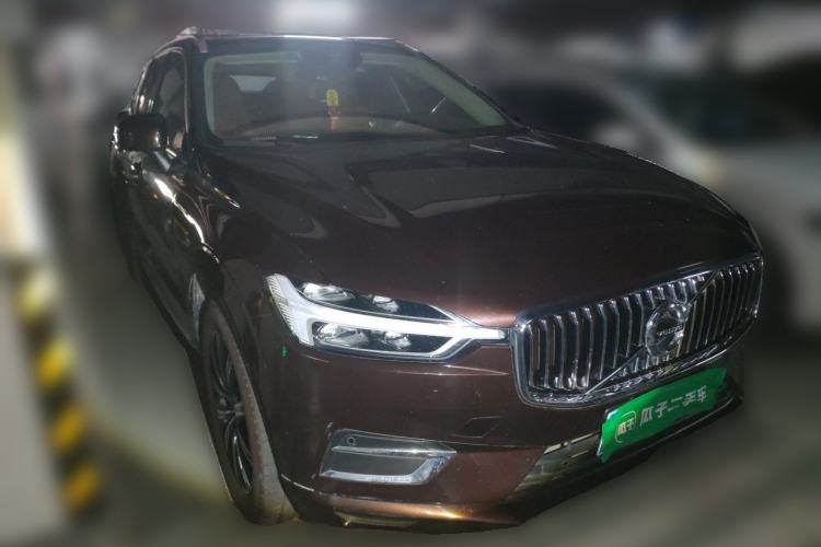 Used Volvo XC60 2020 T5 4x4 Smart Luxury Edition Front Right 45 Deg