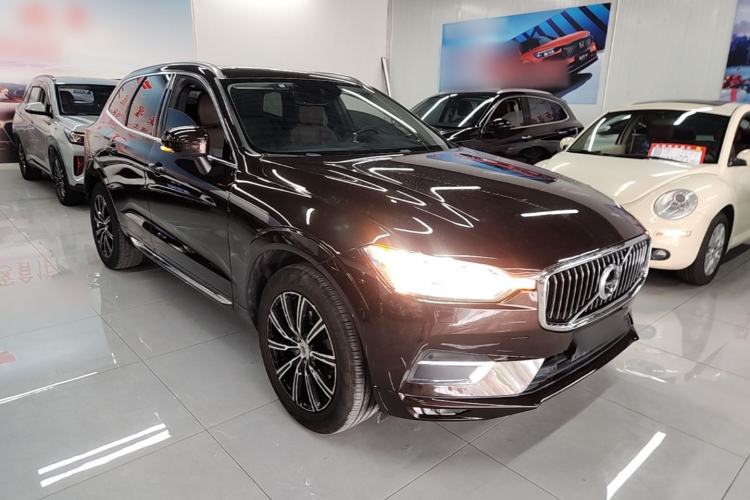Used Volvo XC60 2020 T5 4x4 Zhiya Luxury Edition Front Right 45 Deg