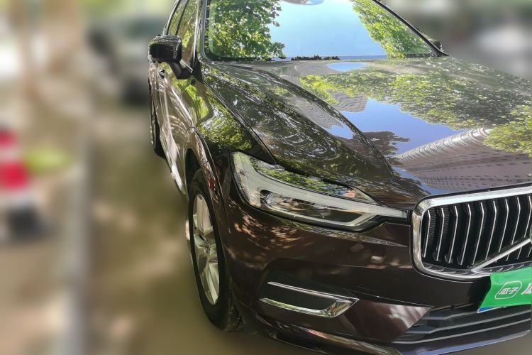Used Volvo XC60 2020 T5 4x4 Zhiyi Luxury Edition Front Right 45 Deg