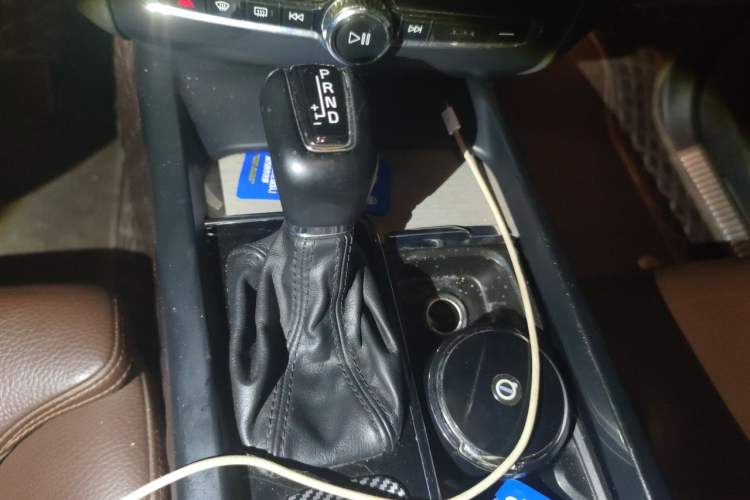 Used Volvo XC60 2020 T5 4x4 Smart Luxury Edition Gear Lever