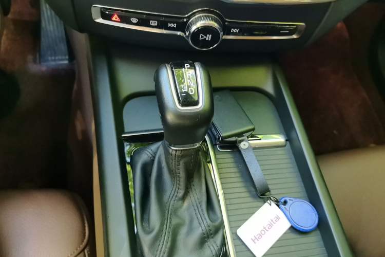 Used Volvo XC60 2020 T5 4x4 Zhiyi Luxury Edition Gear Lever