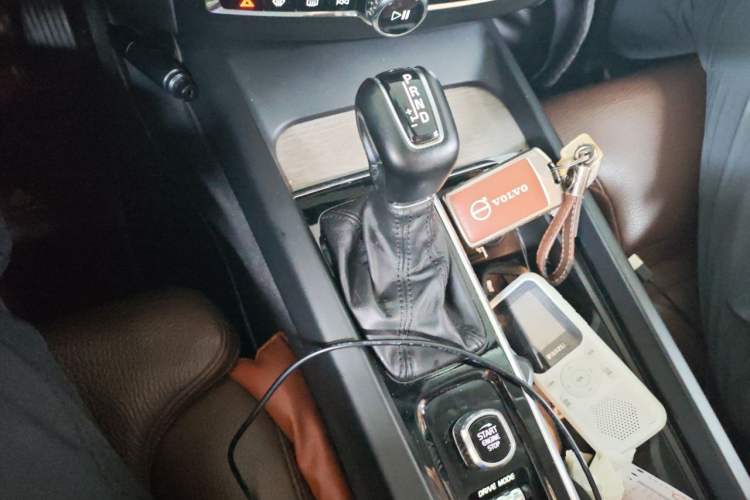 Used Volvo XC60 2020 T5 4x4 Smart Luxury Edition Gear Lever