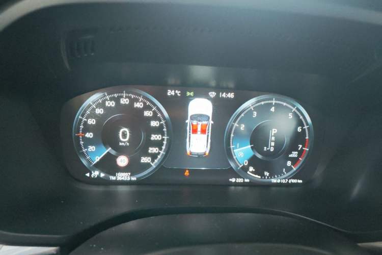 Used Volvo XC60 2020 T5 4x4 Smart Luxury Edition Instrument Cluster
