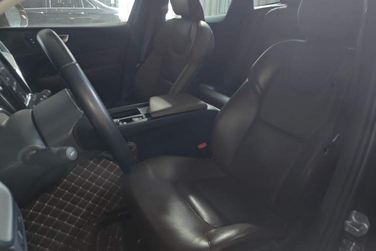 Used Volvo XC60 2020 T5 4x4 Zhiyi Luxury Edition Left Front Seat