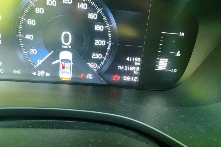 Used Volvo XC60 2020 T5 4x4 Zhiyi Luxury Edition Odometer Close Up