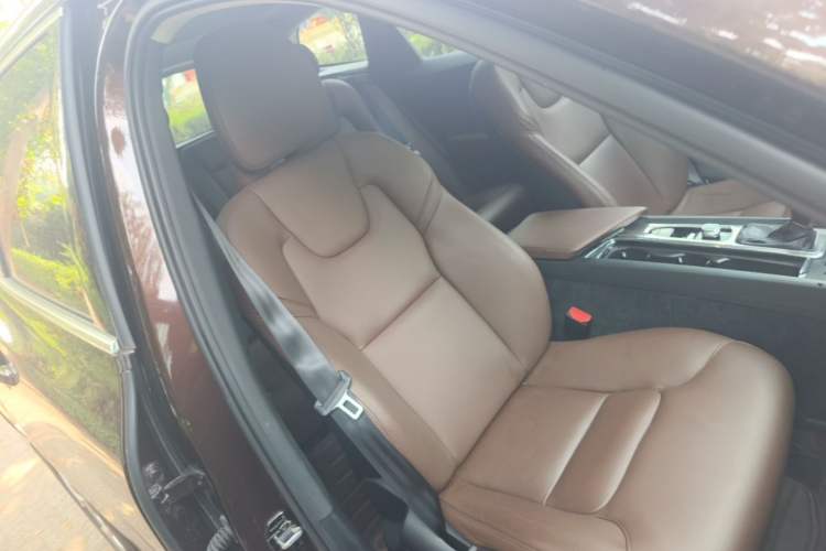 Used Volvo XC60 2020 T5 4x4 Zhiyi Luxury Edition Right Front Seat