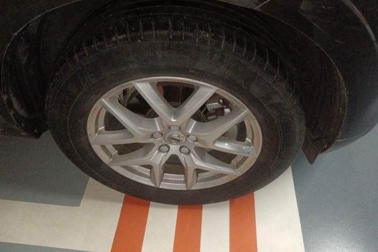 Used Volvo XC60 2020 T5 4x4 Zhiyi Luxury Edition Right Front Wheel Hub