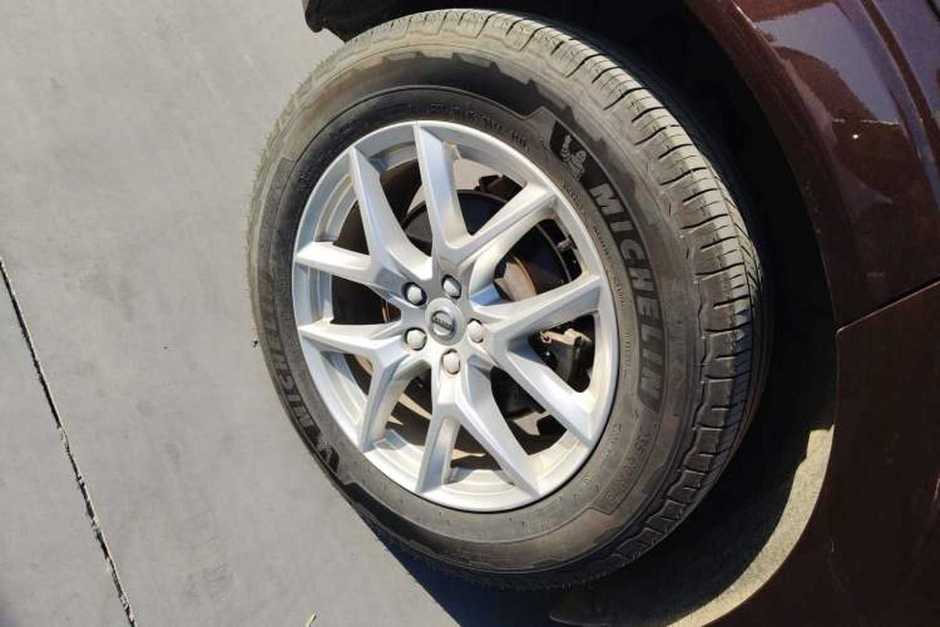 Used Volvo XC60 2020 T5 4x4 Zhiyi Luxury Edition Right Rear Wheel Hub