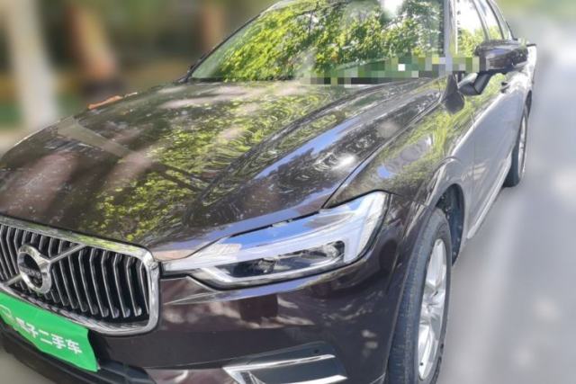 Używany Volvo XC60 2020 T5 4x4 Zhiyi Luxury Edition