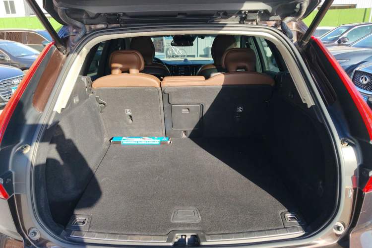Used Volvo XC60 2020 T5 4x4 Zhiyi Luxury Edition Trunk