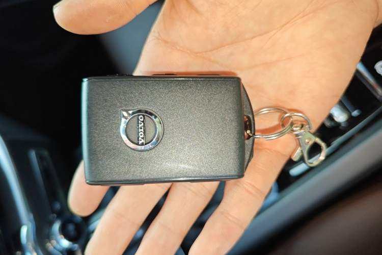 Used Volvo XC60 2020 T5 4x4 Zhiyi Luxury Edition Vehicle Key