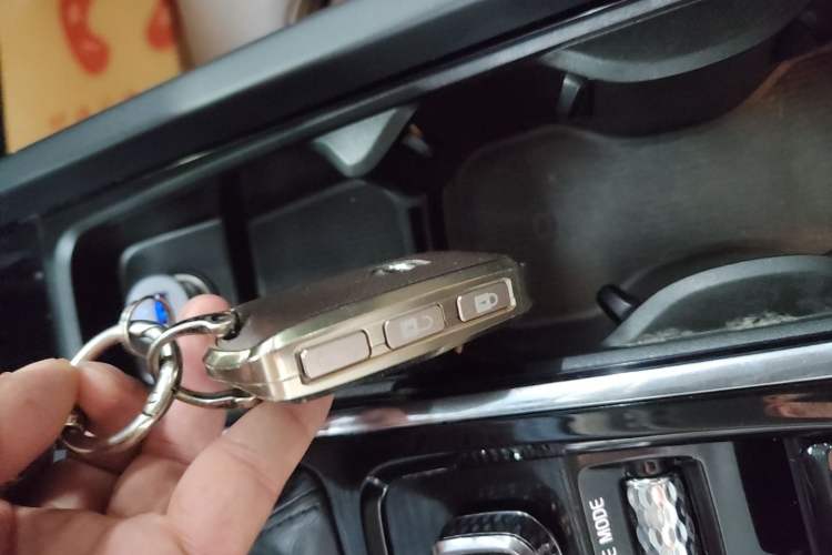 Used Volvo XC60 2020 T5 4x4 Zhiya Luxury Edition Vehicle Key