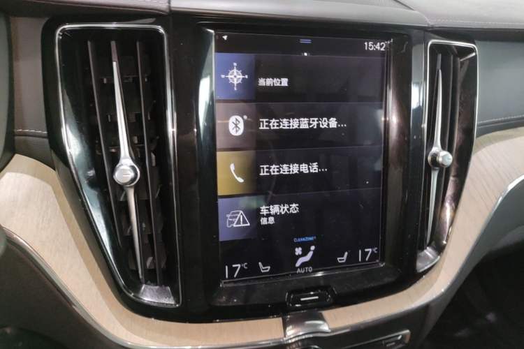 Used Volvo XC60 2020 T5 4x4 Smart Luxury Edition Audio And AC Panel