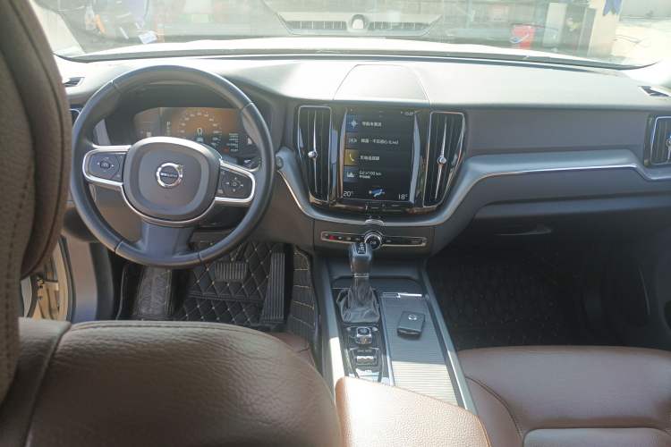 Used Volvo XC60 2020 T5 4x4 Zhiyi Luxury Edition Center Console