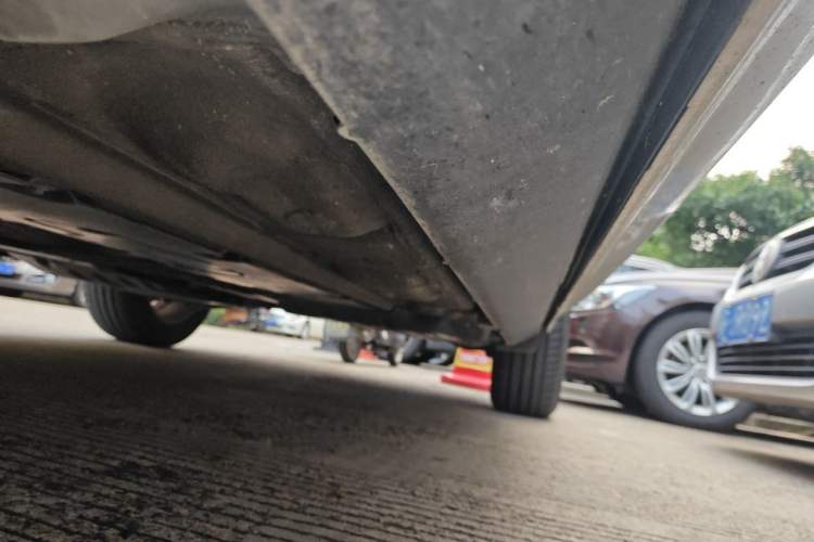 Used Volvo XC60 2020 T5 4x4 Zhiyi Luxury Edition Chassis Front Left