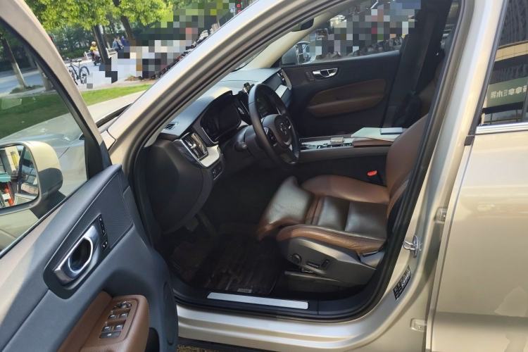 Used Volvo XC60 2020 T5 4x4 Smart Luxury Edition Driver Seat