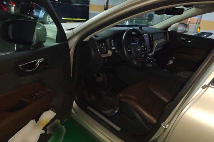 Used Volvo XC60 2020 T5 4x4 Smart Luxury Edition Driver Seat
