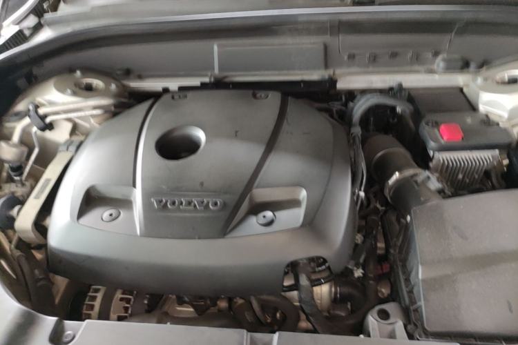 Used Volvo XC60 2020 T5 4x4 Smart Luxury Edition Engine Bay