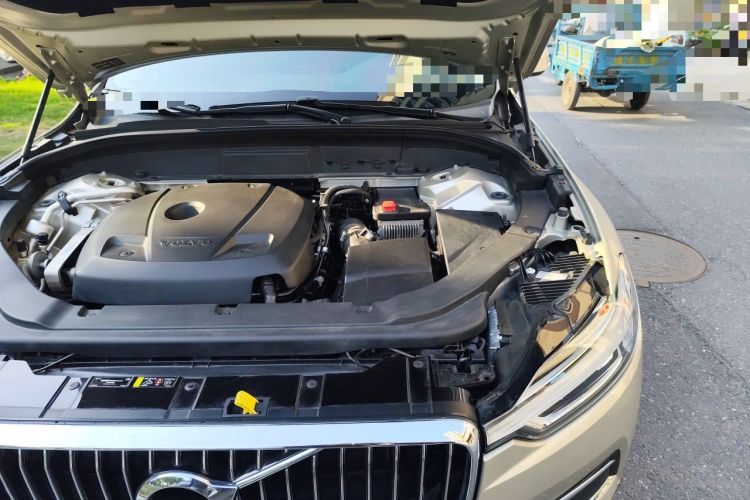 Used Volvo XC60 2020 T5 4x4 Smart Luxury Edition Engine Bay Left