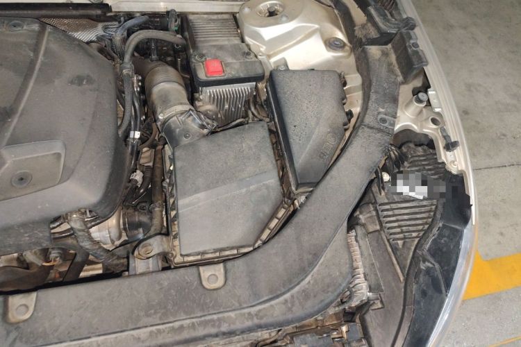 Used Volvo XC60 2020 T5 4x4 Smart Luxury Edition Engine Bay Left