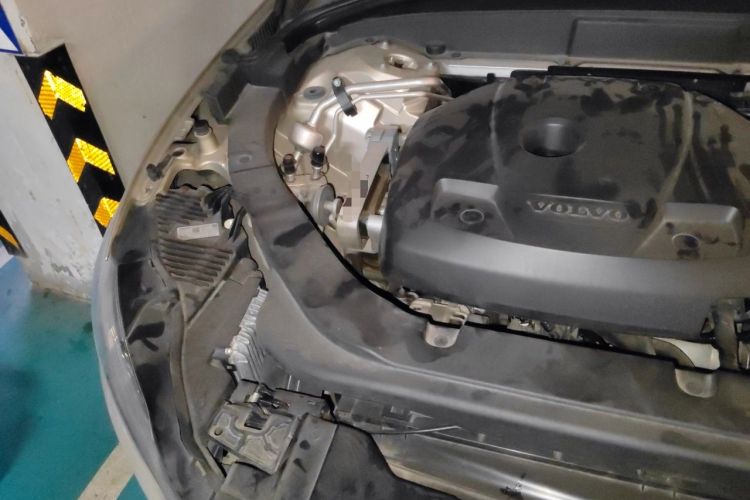 Used Volvo XC60 2020 T5 4x4 Zhiyi Luxury Edition Engine Bay Right