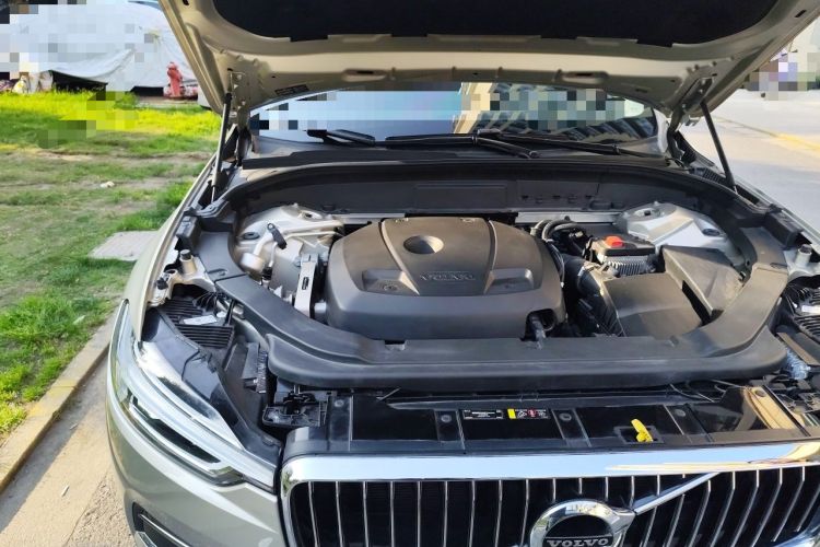 Used Volvo XC60 2020 T5 4x4 Smart Luxury Edition Engine Bay Right