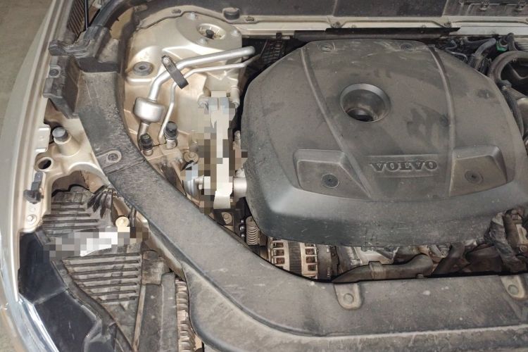 Used Volvo XC60 2020 T5 4x4 Smart Luxury Edition Engine Bay Right