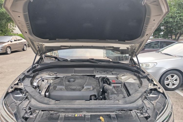 Used Volvo XC60 2020 T5 4x4 Zhiyi Luxury Edition Engine Bay