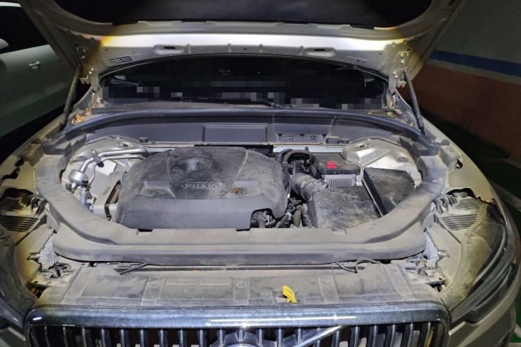 Used Volvo XC60 2020 T5 4x4 Smart Luxury Edition Engine Bay