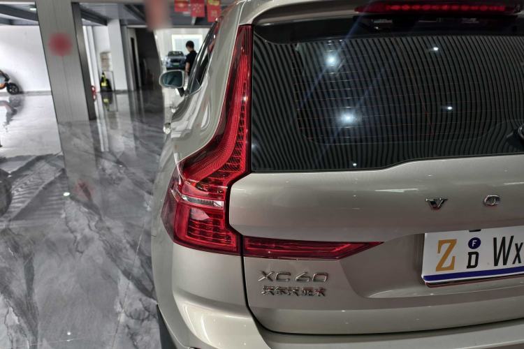 Used Volvo XC60 2020 T5 4x4 Smart Luxury Edition Exterior 6