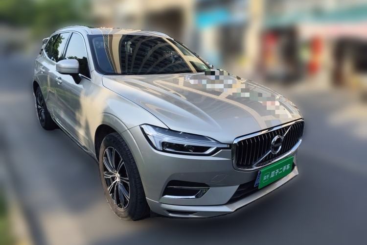 Used Volvo XC60 2020 T5 4x4 Smart Luxury Edition Front Right 45 Deg
