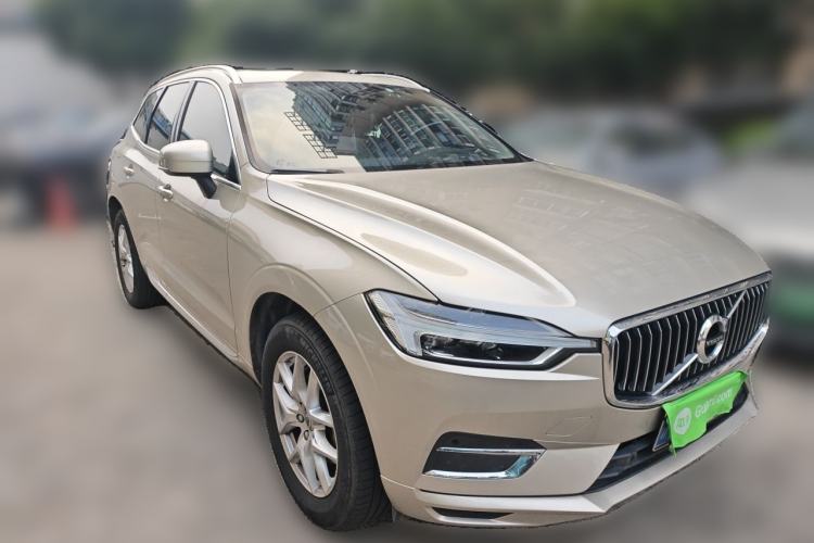 Used Volvo XC60 2020 T5 4x4 Zhiyi Luxury Edition Front Right 45 Deg