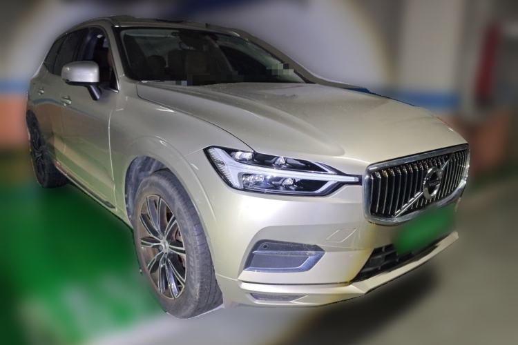 Used Volvo XC60 2020 T5 4x4 Smart Luxury Edition Front Right 45 Deg