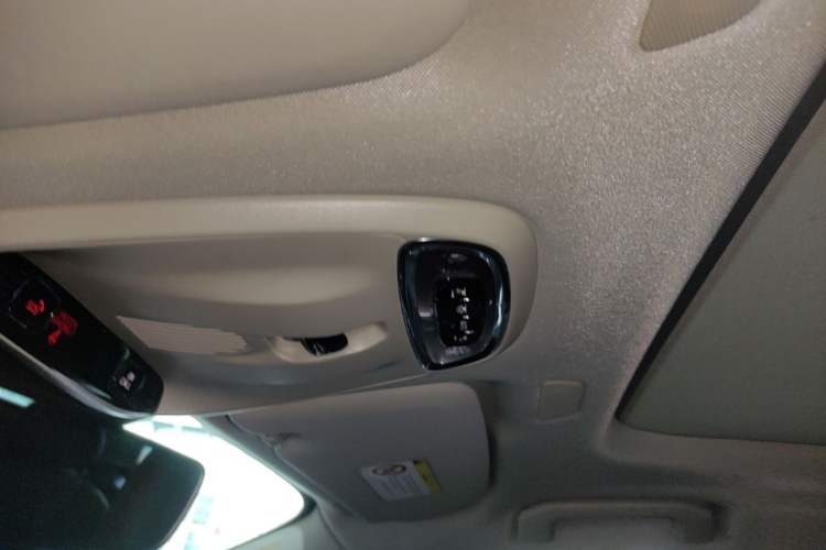 Used Volvo XC60 2020 T5 4x4 Smart Luxury Edition Headliner