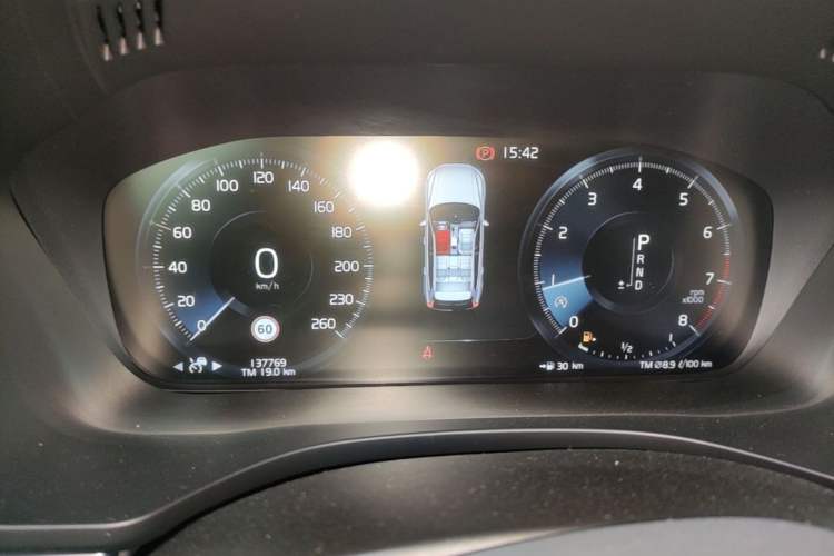 Used Volvo XC60 2020 T5 4x4 Smart Luxury Edition Instrument Cluster
