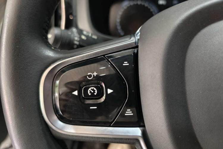 Used Volvo XC60 2020 T5 4x4 Smart Luxury Edition Interior 5