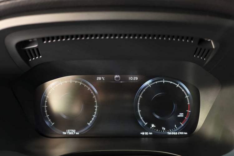 Used Volvo XC60 2020 T5 4x4 Smart Luxury Edition Interior 7