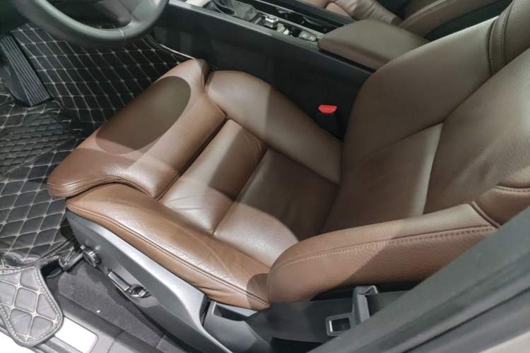 Used Volvo XC60 2020 T5 4x4 Smart Luxury Edition Left Front Seat