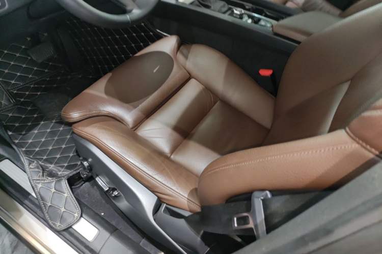 Used Volvo XC60 2020 T5 4x4 Smart Luxury Edition Left Front Seat